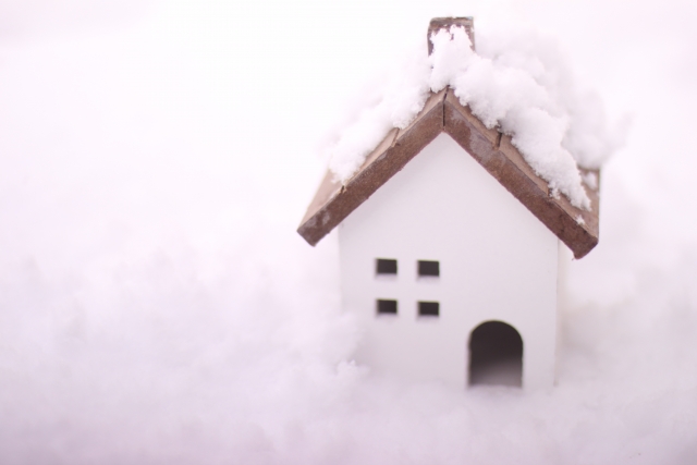 豪雪地帯の平屋住宅》家づくりのポイントや特徴！雪下ろし不要の屋根と 